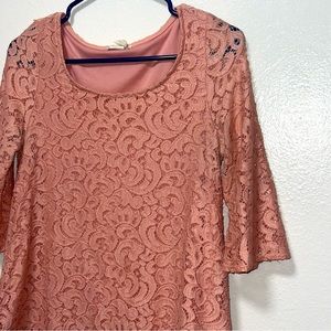 Mauve Pink Lace Blouse Women’s Size Small Lace Overlay 1/2 Sleeves